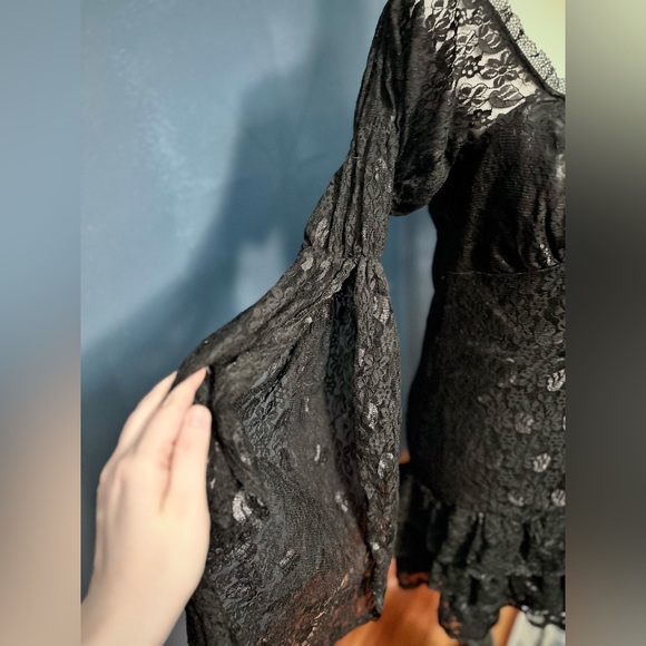 Black Lace Off Shoulder Drape Sleeve Dress - Picture 5 of 10